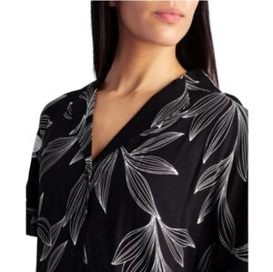 Nicole Miller NY Women's Short Sleeve Blouse Top Black Floral Print Size Medium